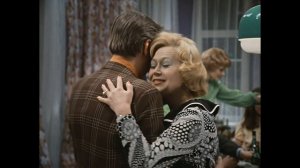 Служебный роман (1977). Танец Самохвалова и Рыжовой
