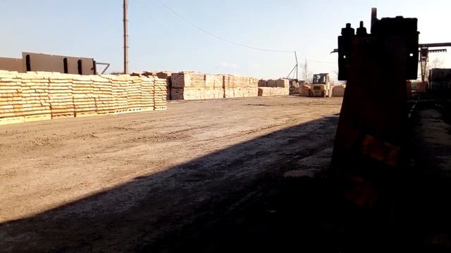 Погрузка кирпича на ТКЗ смотреть онлайн