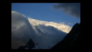 Ледники-вершины и облака Домбая