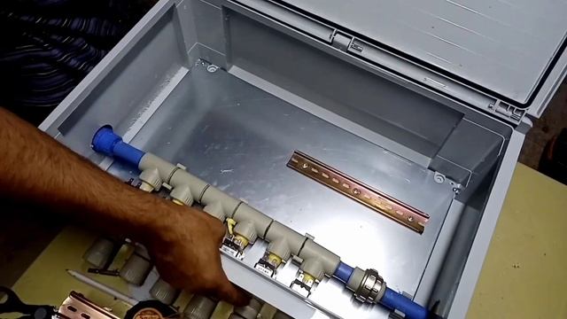 Making a controled splinker system for gardens смотреть онлайн