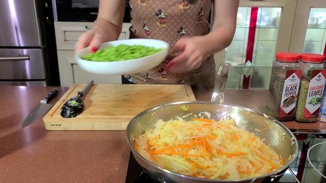 ТУШЕНАЯ КАПУСТА из трех ингредиентов. Идеальный гарнир к мясу #кето #низкоуглеводноепитание #нуп