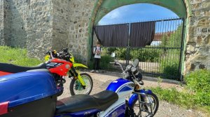 Брошенный замок и летние приключения на мопеде