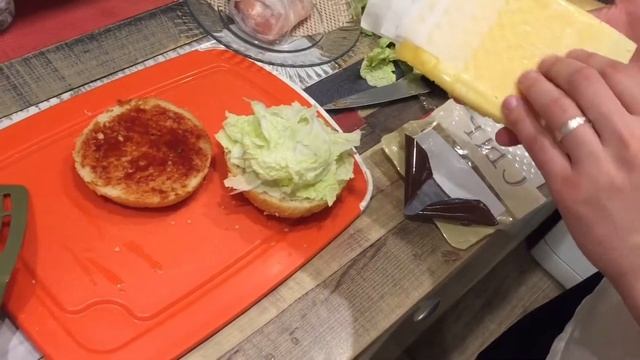 ГОТОВИМ БУРГЕР ДОМА смотреть онлайн