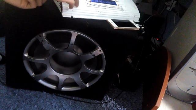 Саббуфер Blaupunkt за 550$ валит ! смотреть онлайн