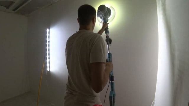 Шлифование. Продолжение работы над стеной которая оклеена стеклохолстом на шпаклевку