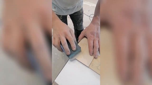 Откосы из камня на окно. Как сделать идеальный стык, при неровной раме.