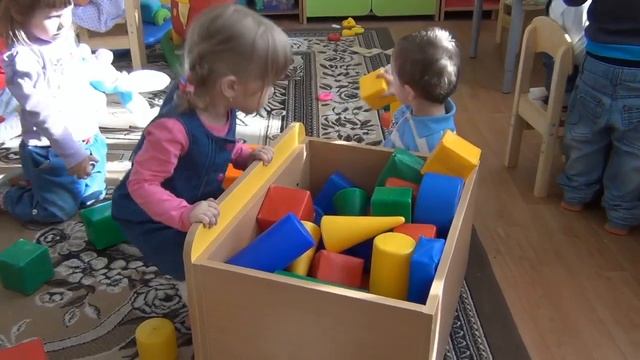 ДОУ №1 "1 младшая группа №1" (Октябрь 2013 г.) смотреть онлайн