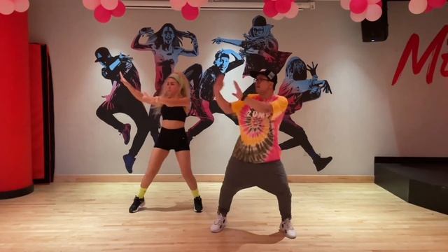 CALOR | NICKY JAM X BEELE’ | ZUMBA | RYAN CYRUS смотреть онлайн