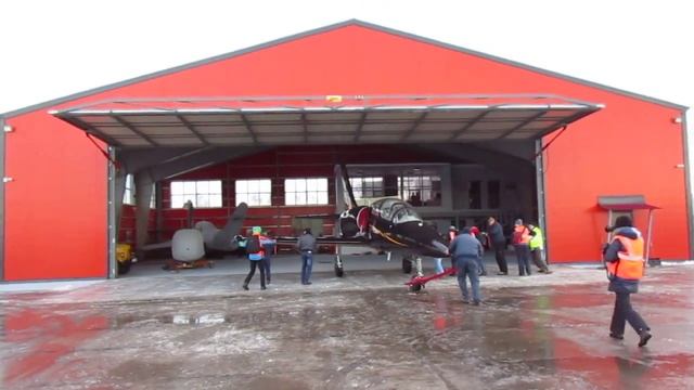 Ох, нелегкая это работа, по перрону катить самолёты смотреть онлайн