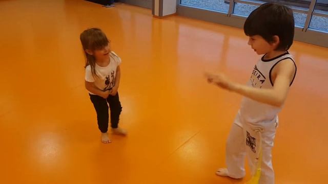 Capoeira cours enfants смотреть онлайн