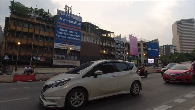 Села в такси, а за рулем известный актер, попросил никому не рассказывать смотреть онлайн