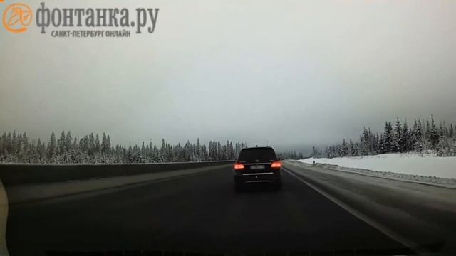 Под Петербургом «Мерседесы»-близнецы с непростыми номерами гоняли водителя. смотреть онлайн