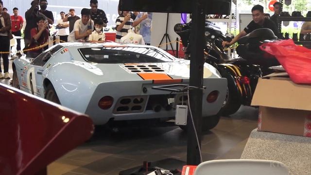 Crazy Rich Malaysian Reaction | Ford GT40 Loud Cold Start & Revving смотреть онлайн