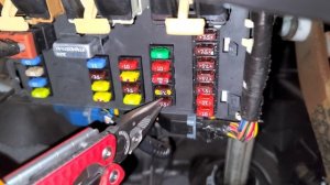 2005 Ford Freestyle Radio Fuses