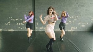 Olesya Platonova | Vogue Femme Basic | Cat Walk