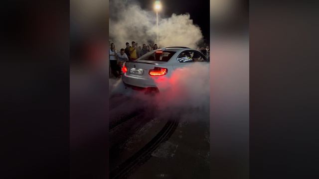 BMW M235 burnout! смотреть онлайн
