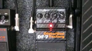 Digitech DF-7 Distortion Factory demo & comparison with MT-2 Metal Zone