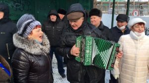 «Страдания» под гармонь. Сквер гармонистов, г. Орёл