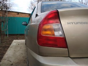 Как я мою двигатель моего Hyundai Акцента