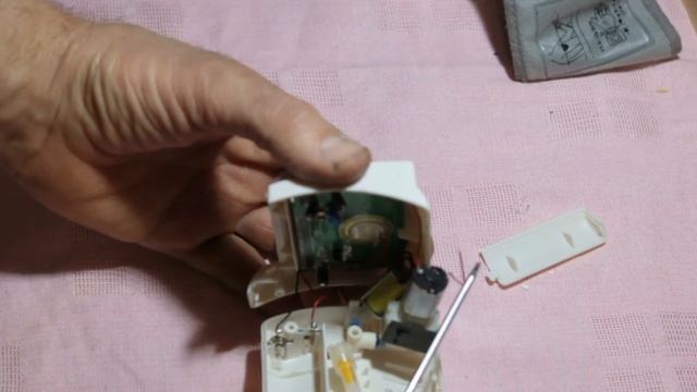 Ремонт запястного тонометра-показометра.