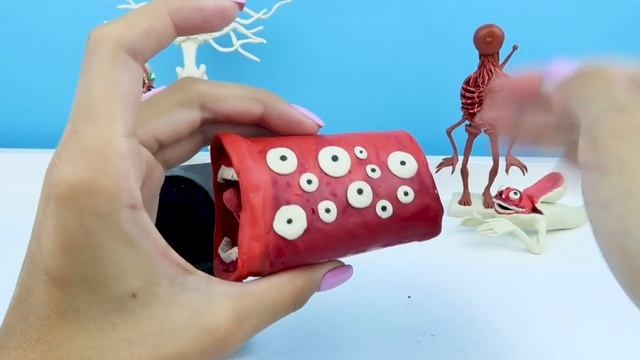 ПОЕЗД ПОЖИРАТЕЛЬ – Train Eater и Последние новости –Breaking News |Лепим Творения Тревора Хендерсон смотреть онлайн