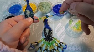 Шикарный павлин из бисера птицы