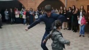 лезгинка на свадьбе в Осетии