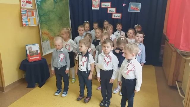 Polski Hymn Narodowy - Przedszkolaki z oddziału 3 i 4 latków смотреть онлайн