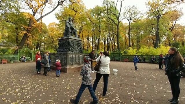 Октябрь вступил в свои права Летний Сад смотреть онлайн