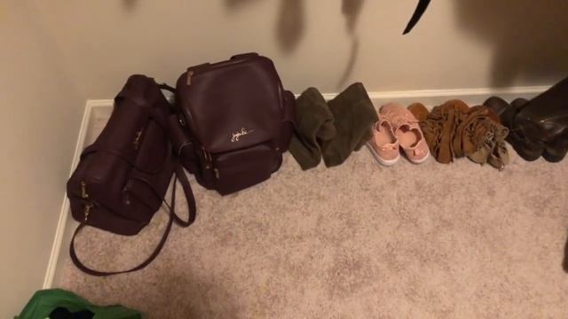 My Updated Diaper Bag Stash | The Sensible Mama смотреть онлайн
