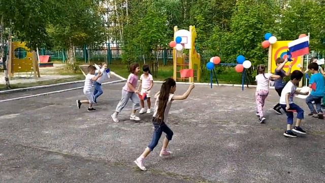 Праздничные мероприятия ко «Дню Государственного флага Российской Федерации» в МАДОУ "Буратино" 2021