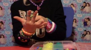 Браслет из резинок. Как плести браслет из резинок на двух пальцах