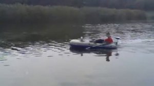 Лодка с электромотором