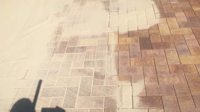 Зачем прометать тротуарную плитку кварцевым песком ?! смотреть онлайн