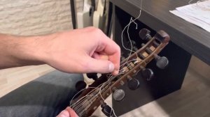 Как поставить струны на уд? Настройка уда