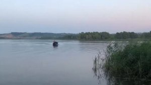 Как дельфинирует лодка River Bot 380