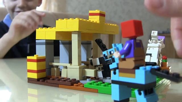 Играем в конструктор LEGO Minecraft Конюшня 21171