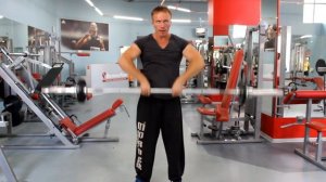 поднятие штанги к подбородку. Плечи