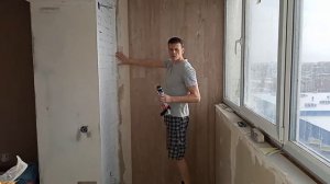 Ламинат на стену Клею двумя способами. Надо или Нет? #ламинат #клеим #стену #правильно