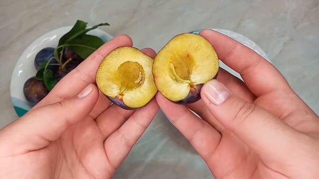 ПИРОГ СО СЛИВАМИ ВСЕГО ЗА ПАРУ МИНУТ- ВСЕ ДОЛЖНЫ ПОПРОБОВАТЬ ЭТОТ ВКУС смотреть онлайн