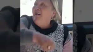 В городе Казахстана произошел конфликт в общественном транспорте, когда молодая девушка высказала св