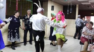 танец-игра Давай, коза, попрыгаем"