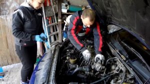 Разбираем с Аленой двигатель своими руками в гараже.. Рено лагуна 2.2. ДЕВУШКА МЕХАНИК)) Снятие ГБЦ