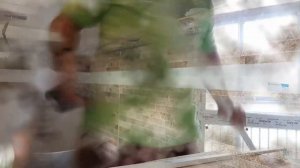 монтаж багета для натяжного потолка на клей