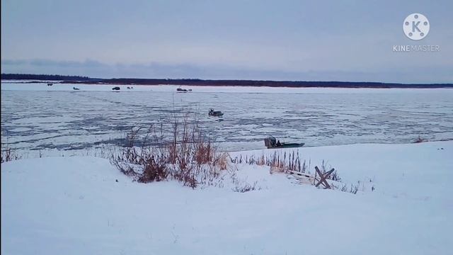 Установка вторых стёкол на автомобиль зимой в Якутии, на примере ГАЗ Соболь 4х4