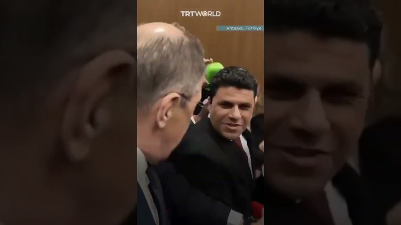 Реакция Лаврова на слова макрона о введении войск НАТО смотреть онлайн