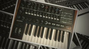 Arturia Minibrute 2 vs Moog Grandmother sound demo