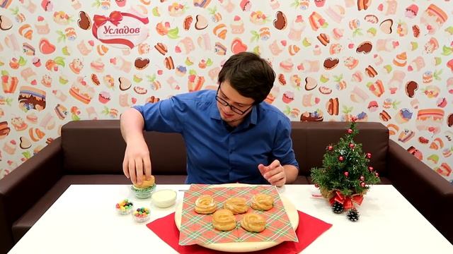 Идея украшения пирожных к Рождеству