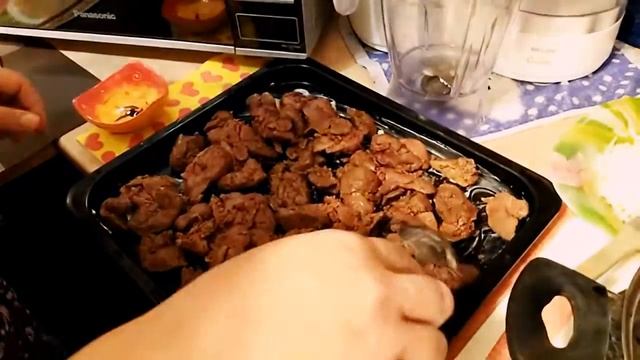 Печень куриная ,запечённая в духовке с овощами и наивкуснейшим пюре на гарнир!!! смотреть онлайн