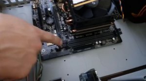 Как установить оперативную память Kingston DDR3-1866 8192MB PC3-14900 HyperX FURY White